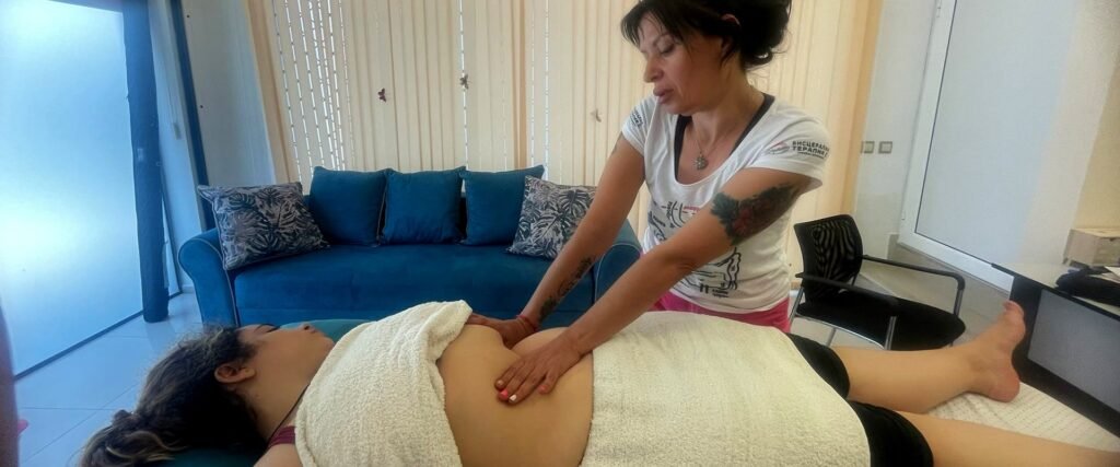 Пламена с пациентак в центъра по висцерална терапия